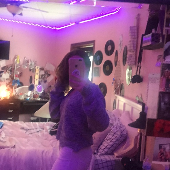 Sweater - Picture 3 of 4